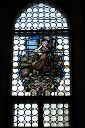 도망가는 알자스의 성녀 오틸리아_photo by GFreihalter_in the Catholic Parish Church of Saint-Pierre et Saint-Paul in Pfaffenhoffen_France.jpg